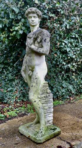 Weathered Cast Statue of Michelangelo's David A lovely piece for the garden