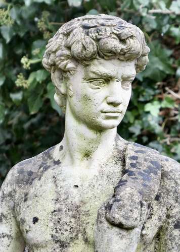 Weathered Cast Statue of Michelangelo's David A lovely piece for the garden