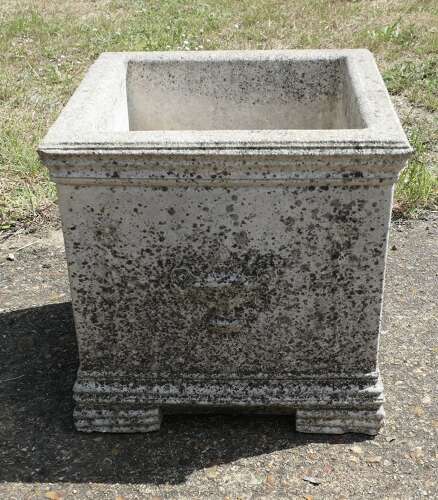 Well Weathered Large Square Garden Planter This is a good piece it is set on chunky feet