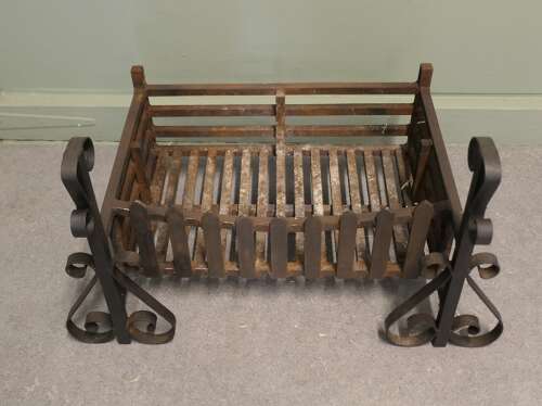 Large Free Standing Fire Basket, Iron Fire Grate The grate is made in cast iron