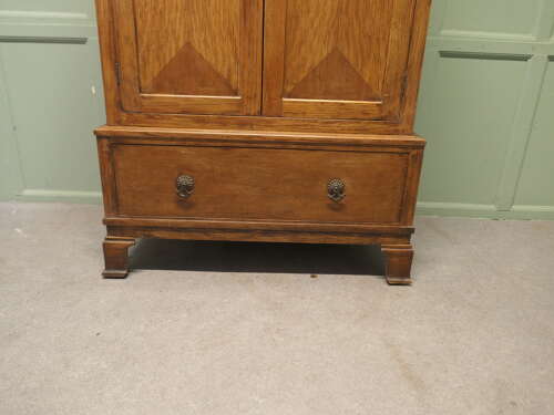 Art Deco Gentleman’s Wardrobe Compactum This is a good Stylish piece