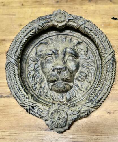Large Gothic Lion’s Mask Iron Door Knocker   This is a superb door knocker, the handsome L