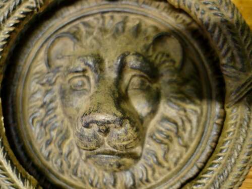 Large Gothic Lion’s Mask Iron Door Knocker This is a superb door knocker, the handsome L