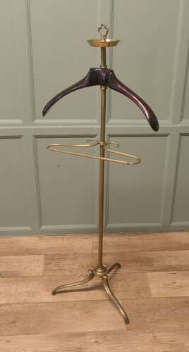 Very Stylish Brass Gents Valet, Suit Hanger, Mannequin  A very useful piece, the hanger or