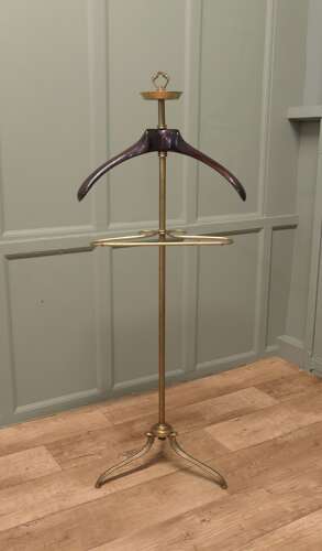 Very Stylish Brass Gents Valet, Suit Hanger, Mannequin A very useful piece, the hanger or