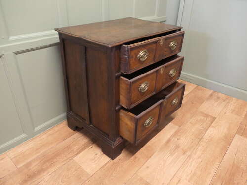 18th Century Country Elm Chest of Drawers  This is a lovely piece dating from around 1750,