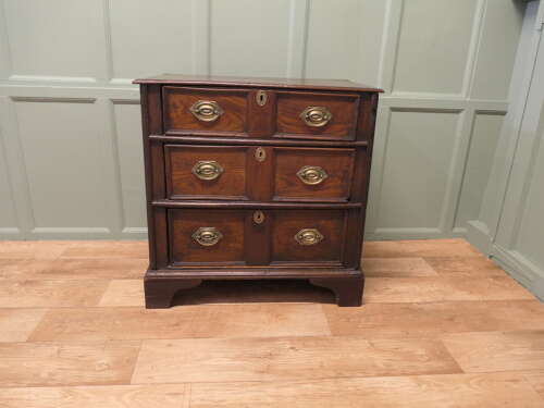 18th Century Country Elm Chest of Drawers  This is a lovely piece dating from around 1750,